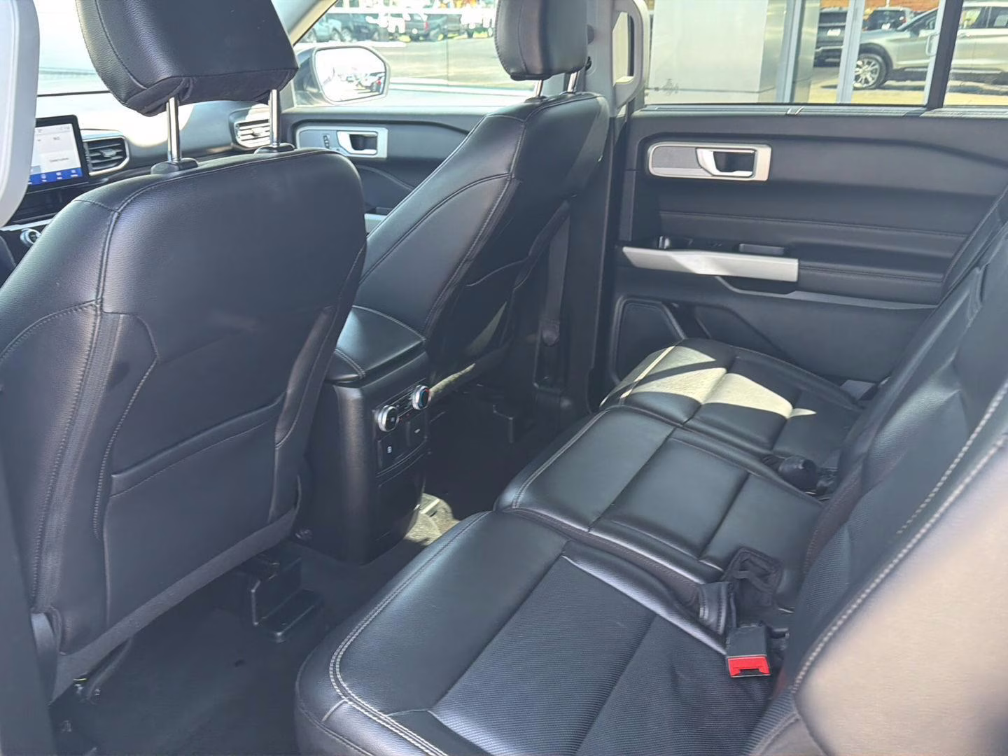 2023 Iconic Silver Ford Explorer Limited 4X4 SUV