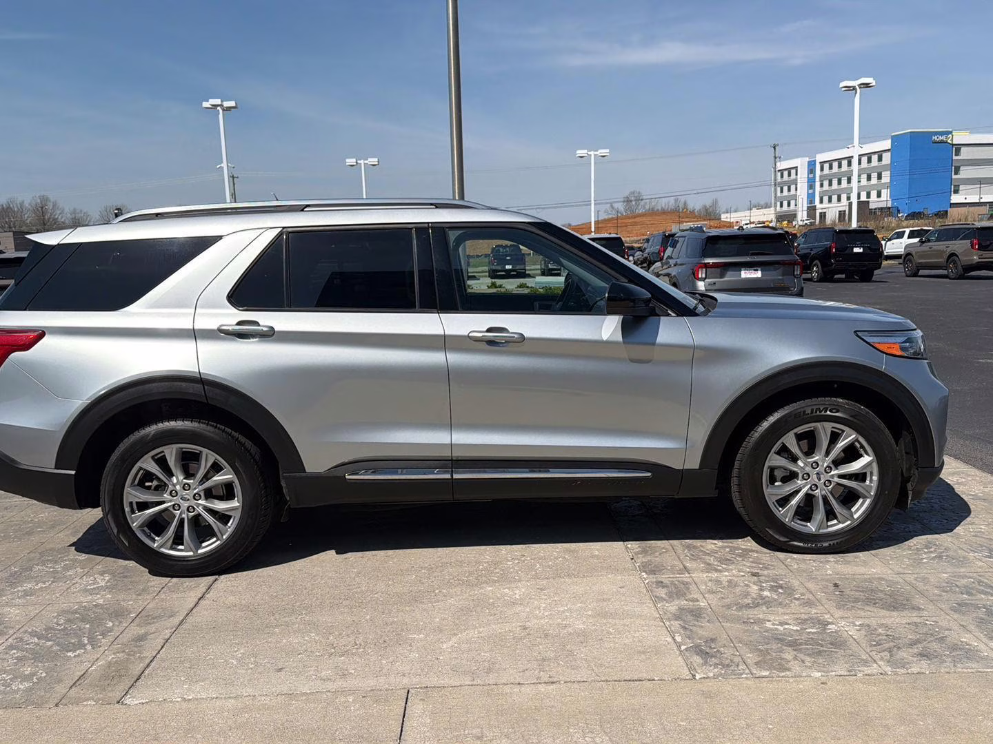 2023 Iconic Silver Ford Explorer Limited 4X4 SUV