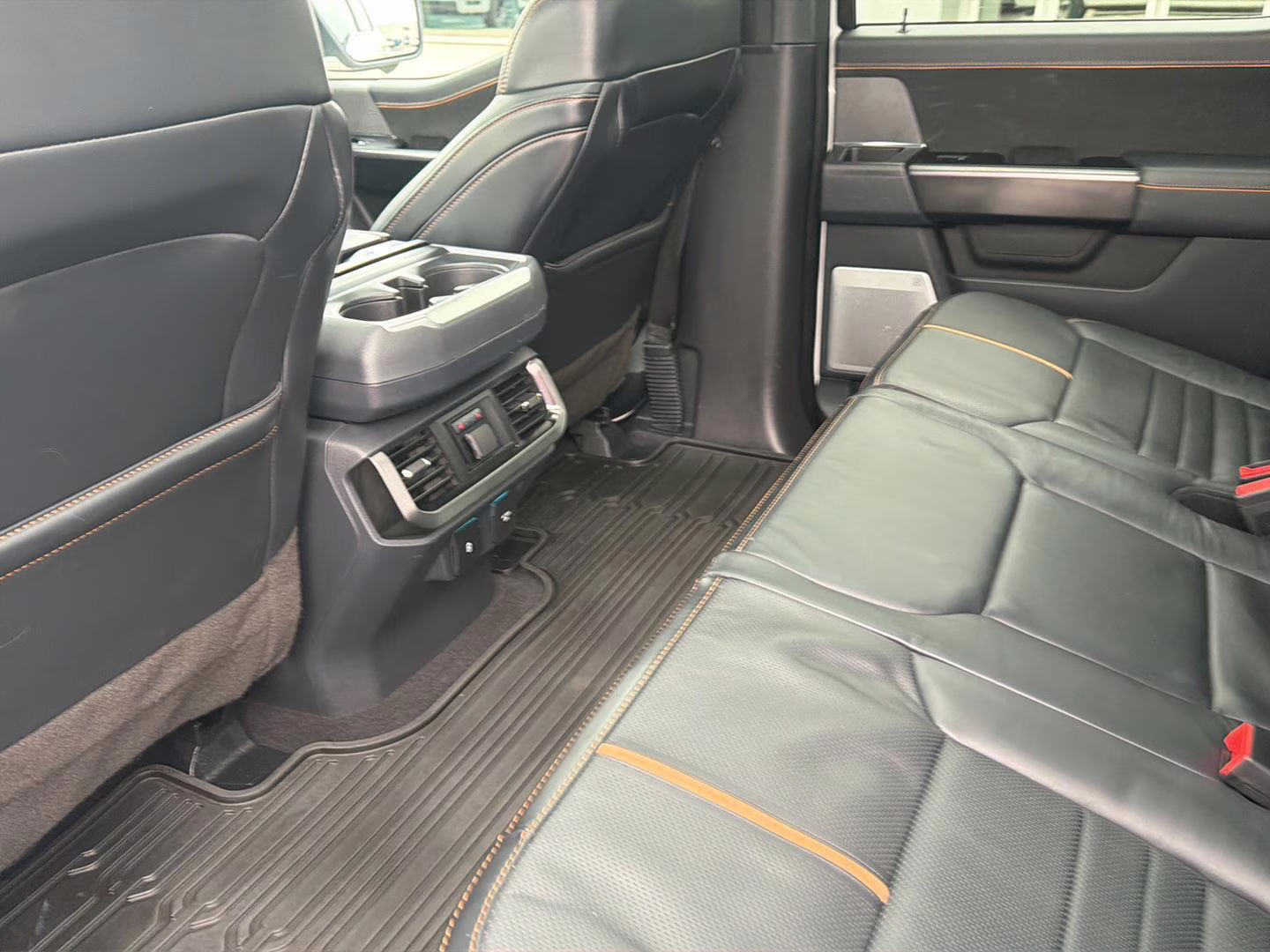 2023 Star White Metallic Tri-Coat Ford F-150 Platinum 4X4 Truck