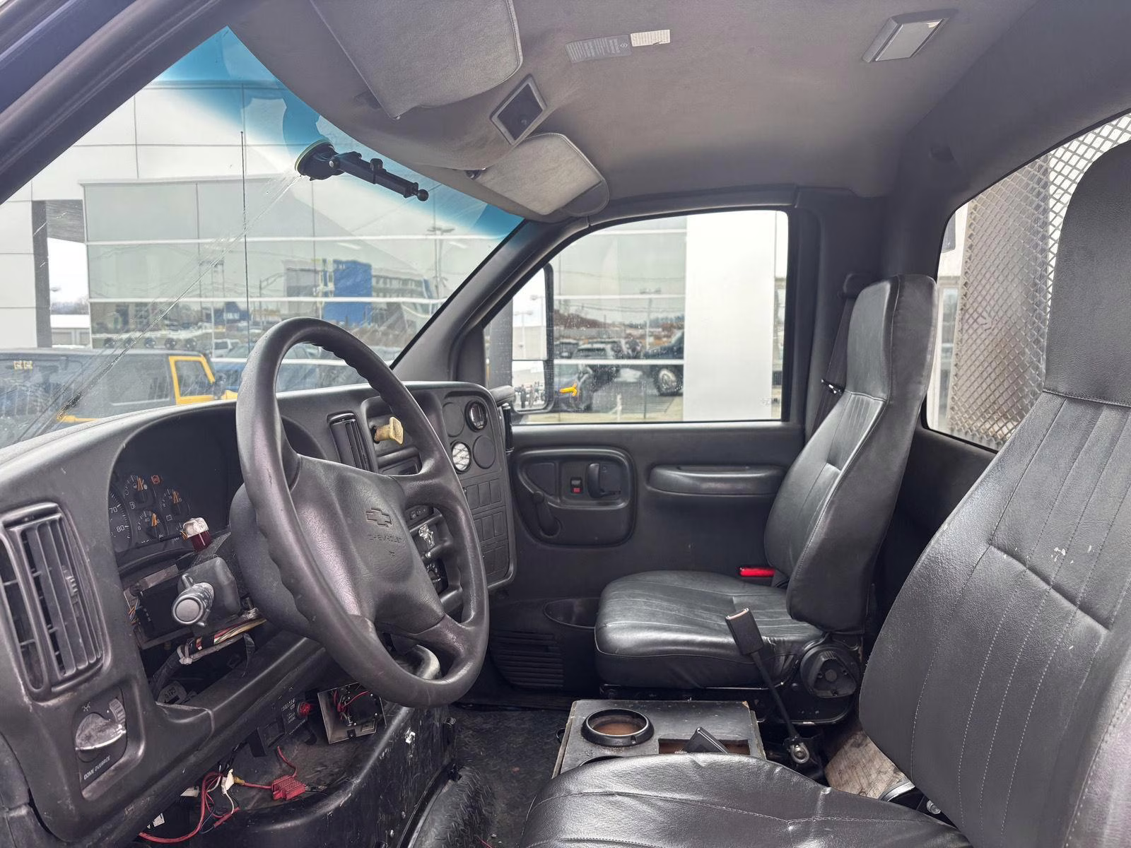 2004 BLUE Chevrolet CC8500 REGULAR CAB RWD