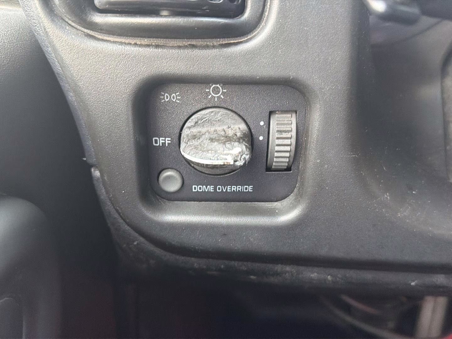 2004 BLUE Chevrolet CC8500 REGULAR CAB RWD