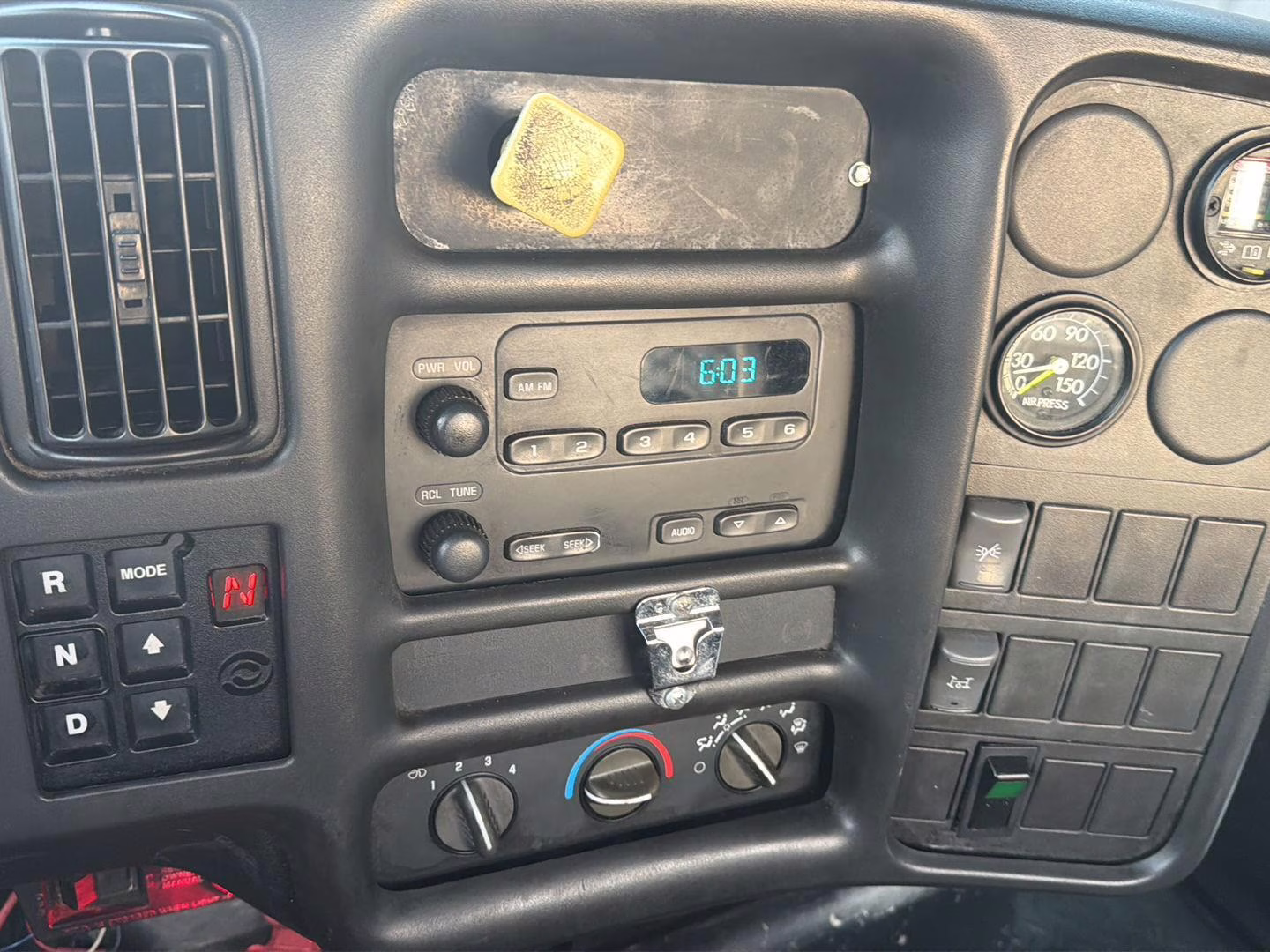 2004 BLUE Chevrolet CC8500 REGULAR CAB RWD