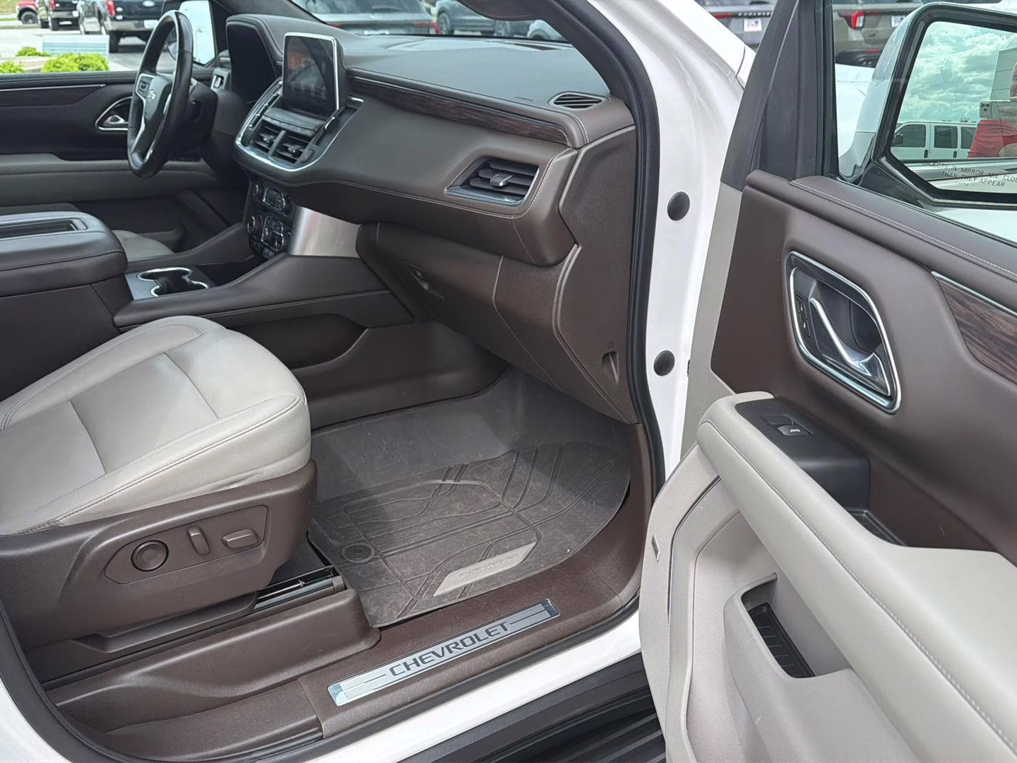 2021 Iridescent Pearl Tricoat Chevrolet Tahoe LT 4X4 SUV