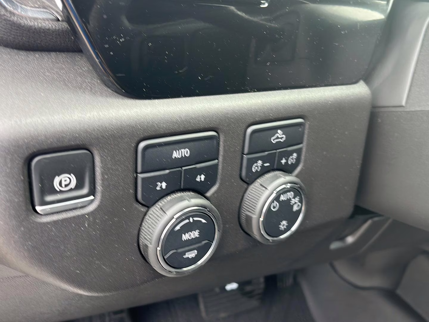 2024 Sterling Gray Metallic Chevrolet Silverado 1500 LT 4X4 Truck