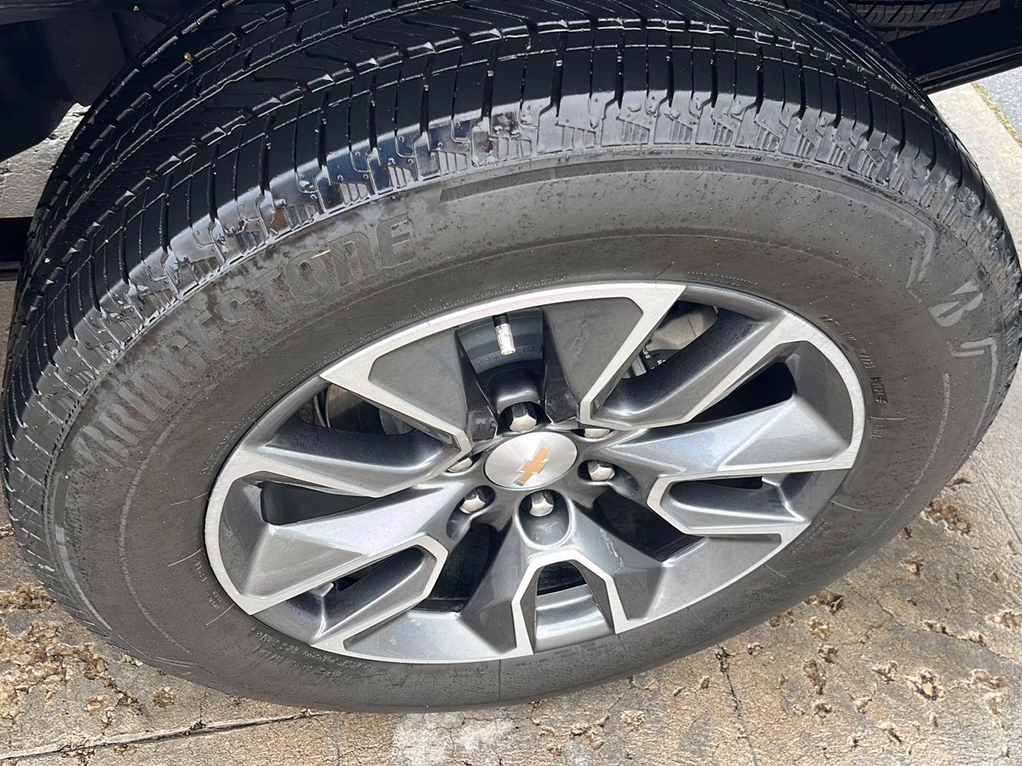 2024 Sterling Gray Metallic Chevrolet Silverado 1500 LT 4X4 Truck