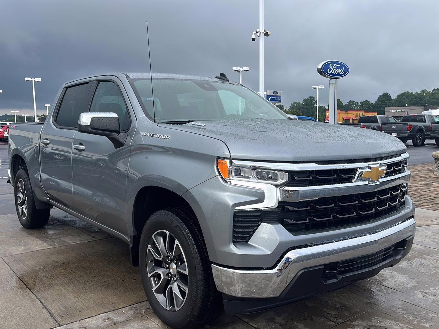 2024 Sterling Gray Metallic Chevrolet Silverado 1500 LT 4X4 Truck