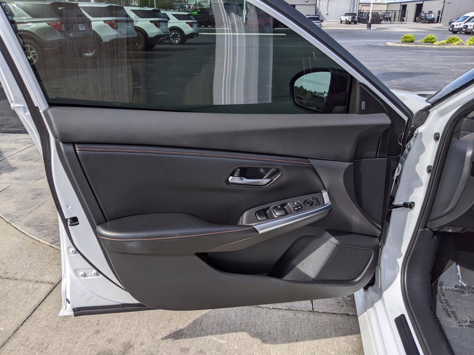 2023 Aspen White/Super Black Nissan Sentra SR FWD Sedan
