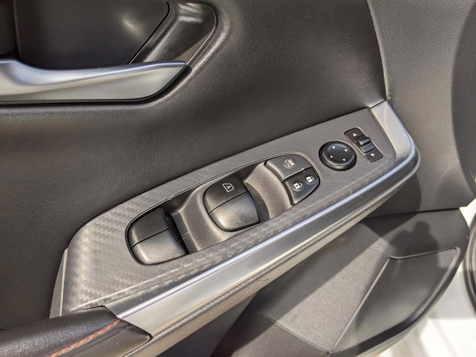 2023 Aspen White/Super Black Nissan Sentra SR FWD Sedan
