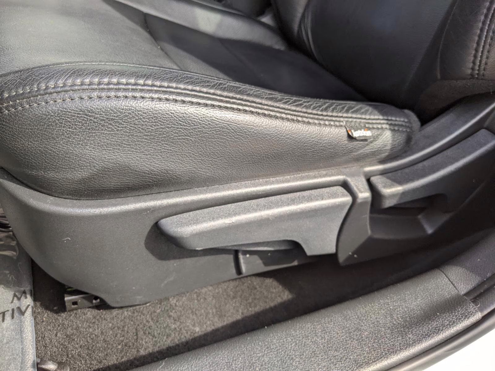 2023 Aspen White/Super Black Nissan Sentra SR FWD Sedan