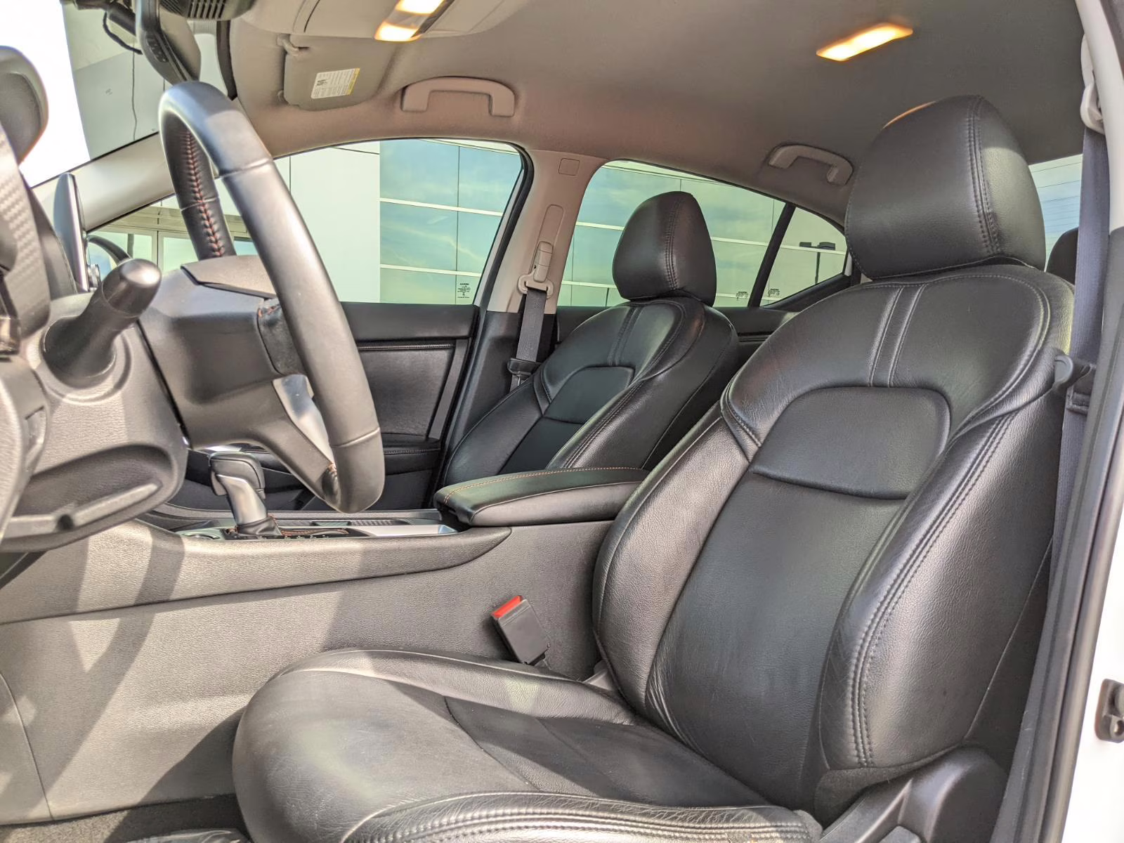 2023 Aspen White/Super Black Nissan Sentra SR FWD Sedan