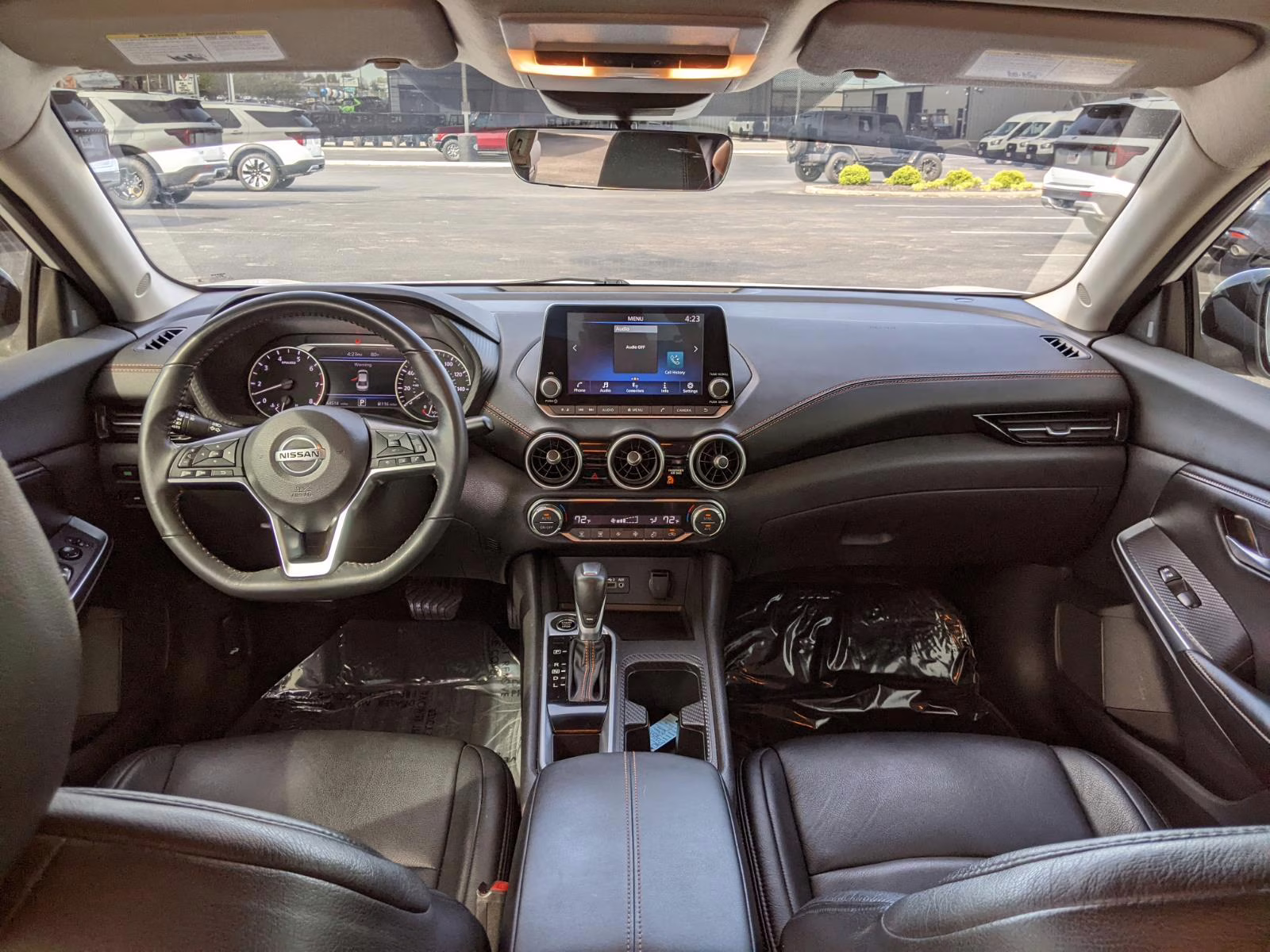 2023 Aspen White/Super Black Nissan Sentra SR FWD Sedan