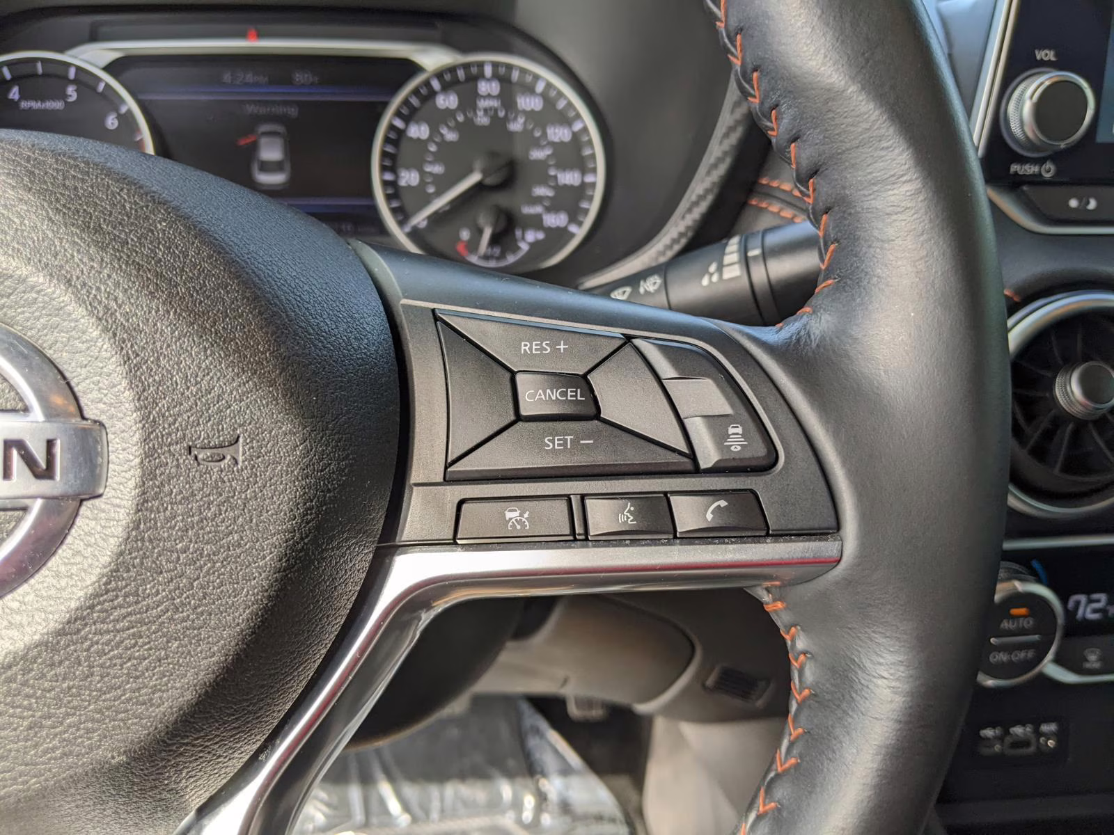 2023 Aspen White/Super Black Nissan Sentra SR FWD Sedan