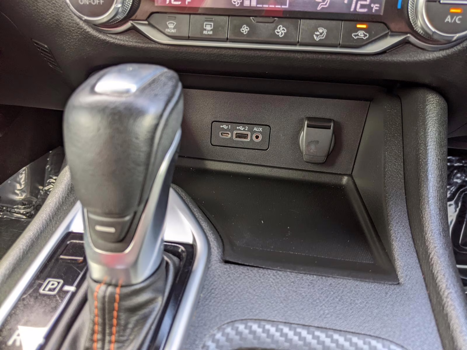 2023 Aspen White/Super Black Nissan Sentra SR FWD Sedan