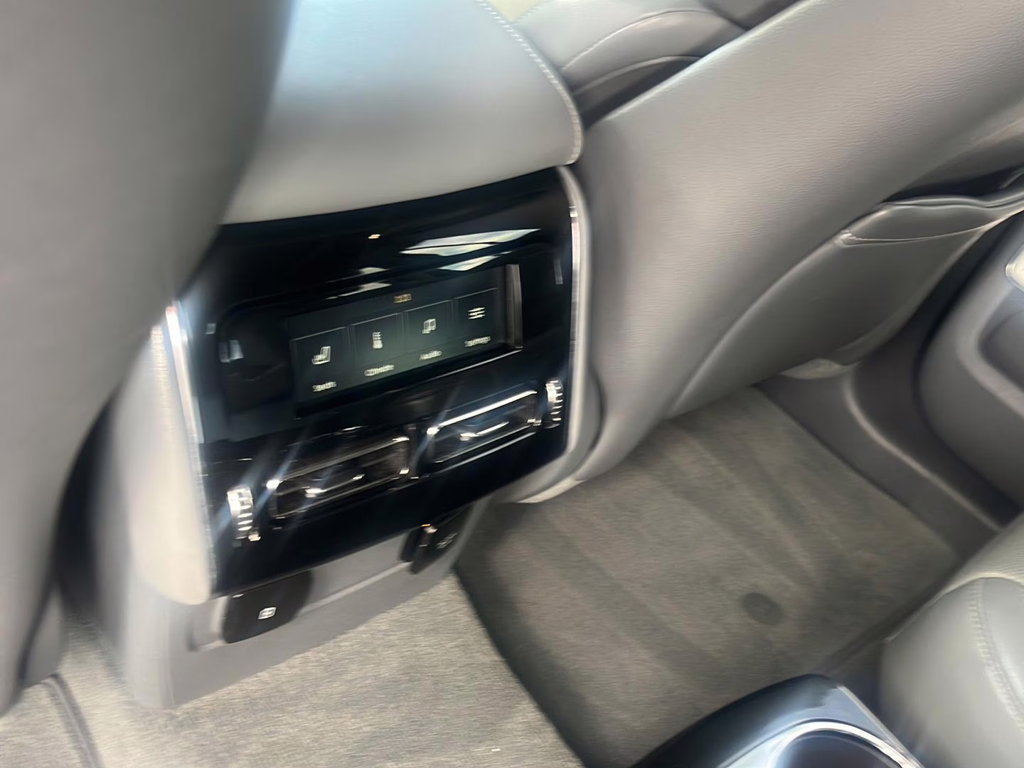 2020 Silver Radiance Metallic Lincoln Aviator Reserve AWD SUV