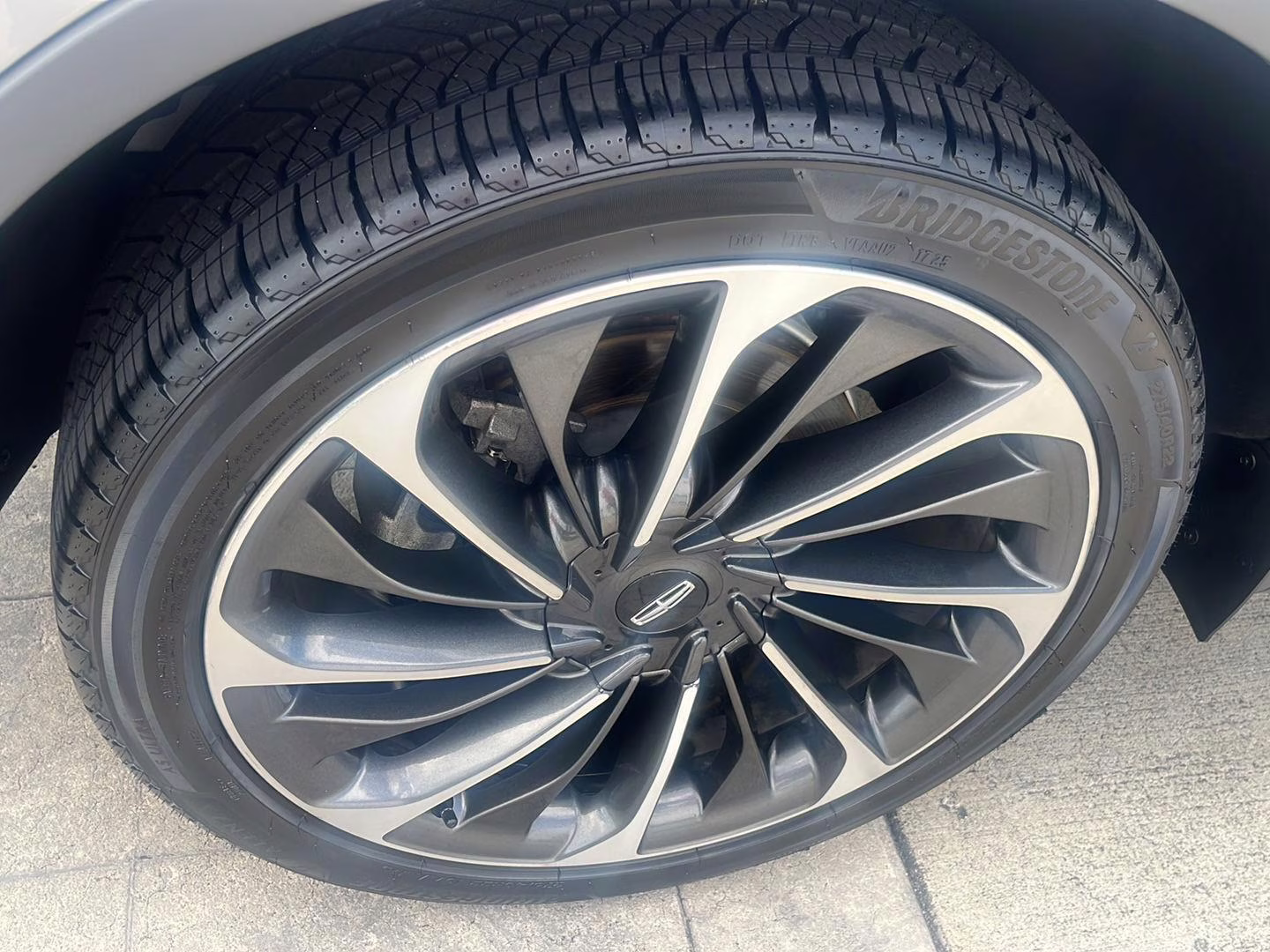 2020 Silver Radiance Metallic Lincoln Aviator Reserve AWD SUV