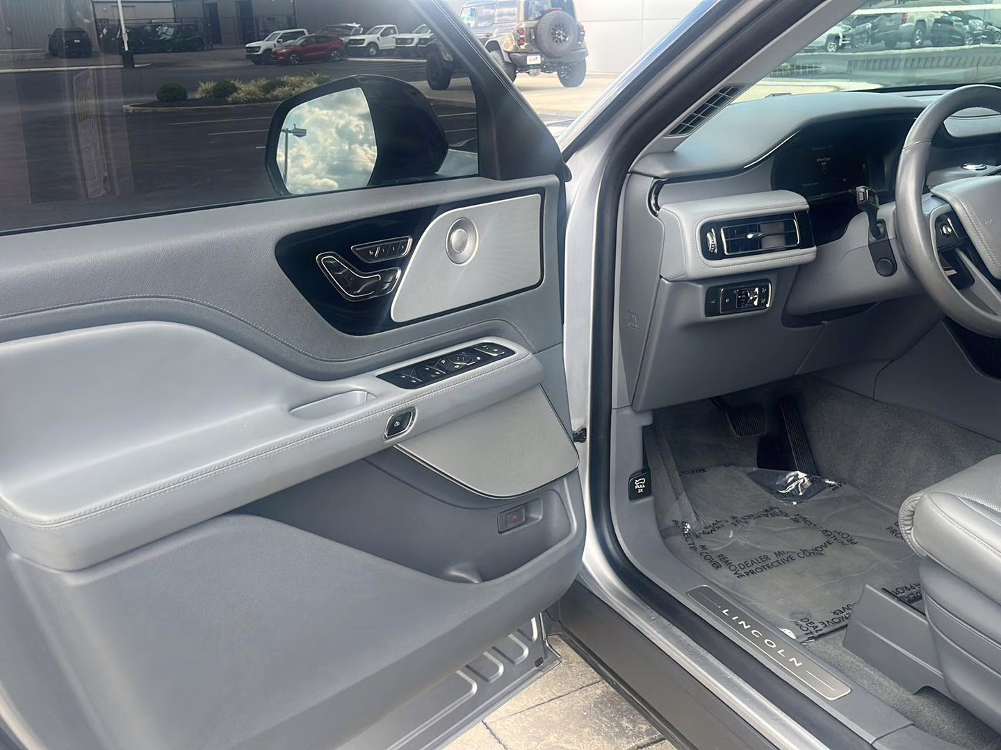 2020 Silver Radiance Metallic Lincoln Aviator Reserve AWD SUV