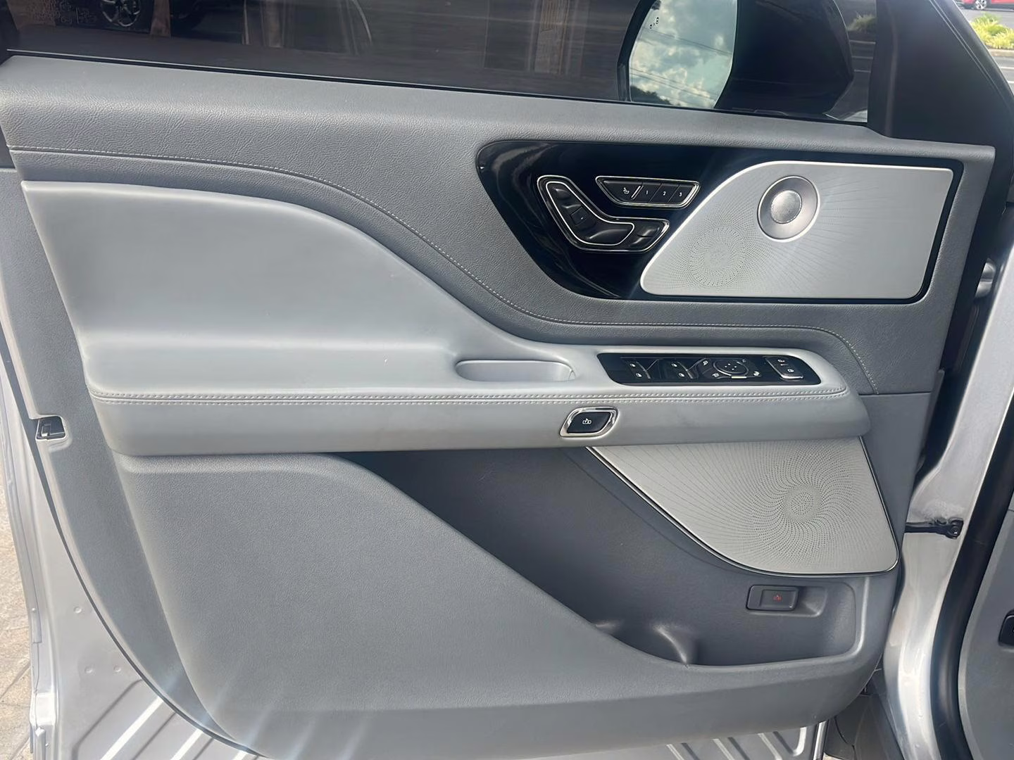 2020 Silver Radiance Metallic Lincoln Aviator Reserve AWD SUV