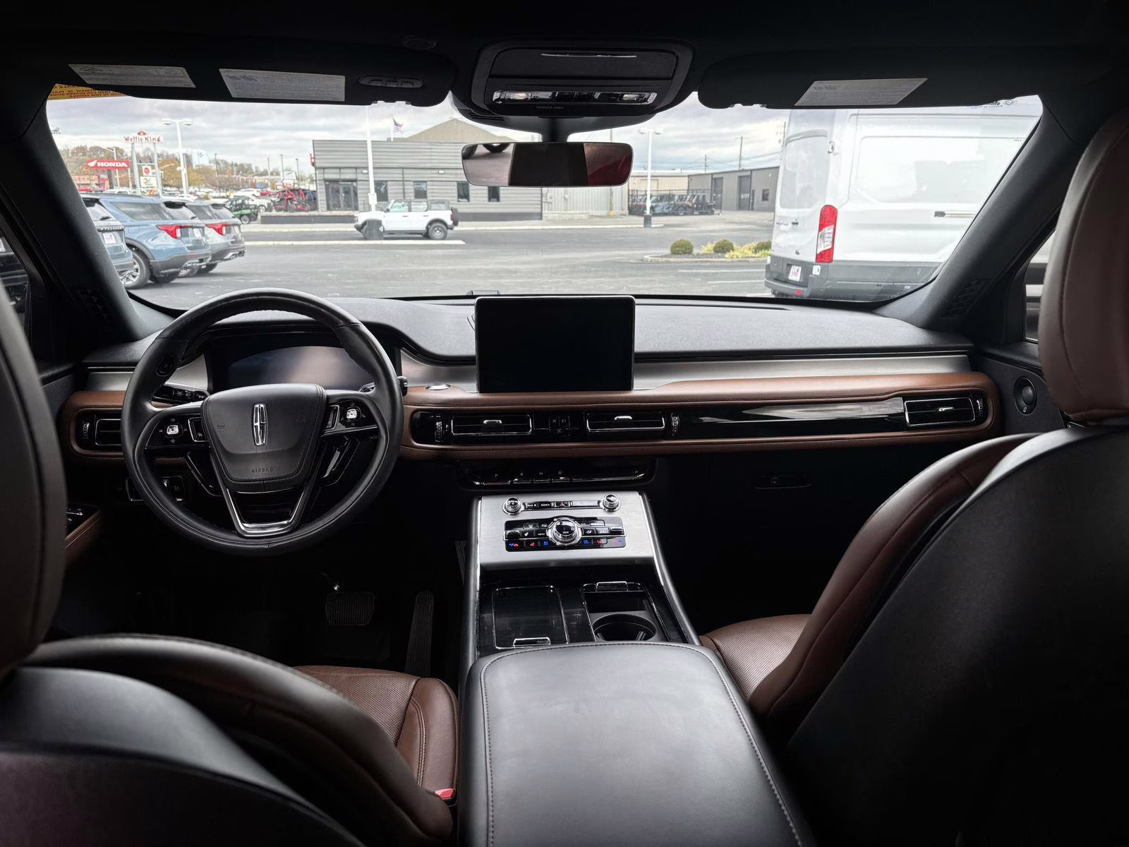 2023 Infinite Black Metallic Clearcoat Lincoln Aviator Reserve AWD SUV