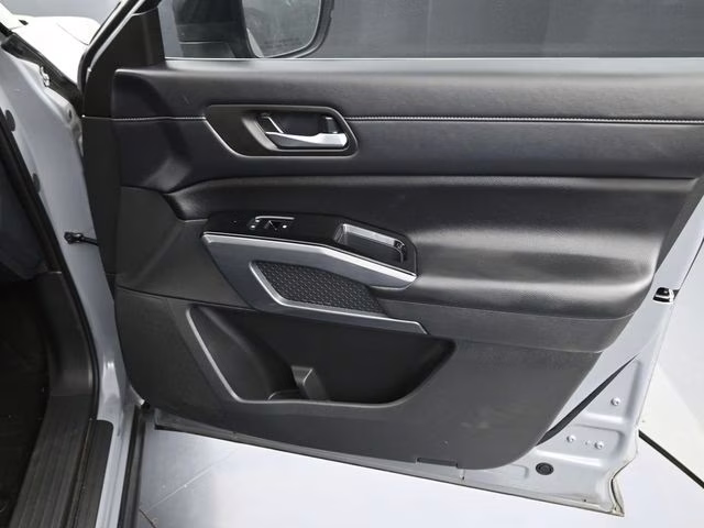 2024 Solid Gray/Super Black Nissan Pathfinder SL 4X4 SUV