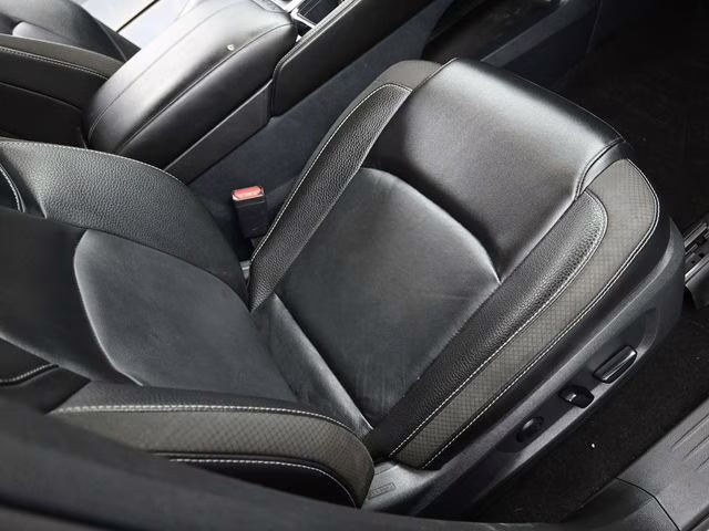 2024 Solid Gray/Super Black Nissan Pathfinder SL 4X4 SUV