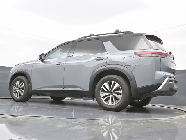 2024 Solid Gray/Super Black Nissan Pathfinder SL 4X4 SUV