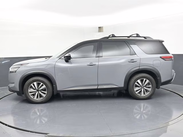 2024 Solid Gray/Super Black Nissan Pathfinder SL 4X4 SUV