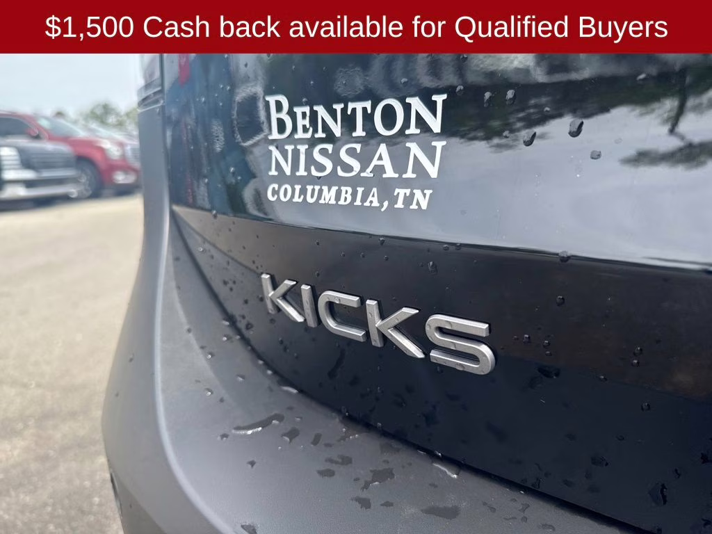 2026 Super Black Nissan Kicks SR FWD SUV