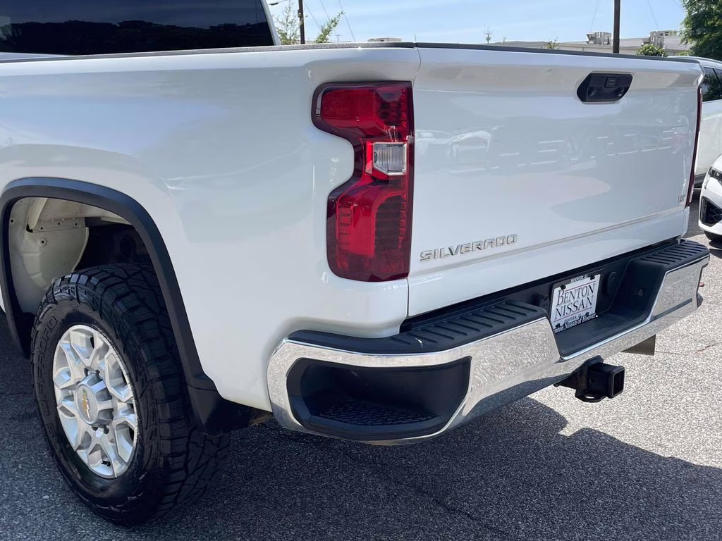 2023 Summit White Chevrolet Silverado 2500HD LT 4X4 Truck