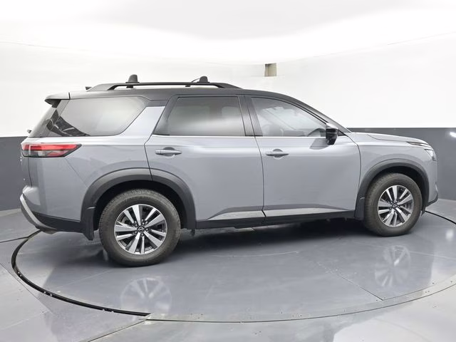 2024 Solid Gray/Super Black Nissan Pathfinder SL 4X4 SUV