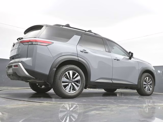 2024 Solid Gray/Super Black Nissan Pathfinder SL 4X4 SUV