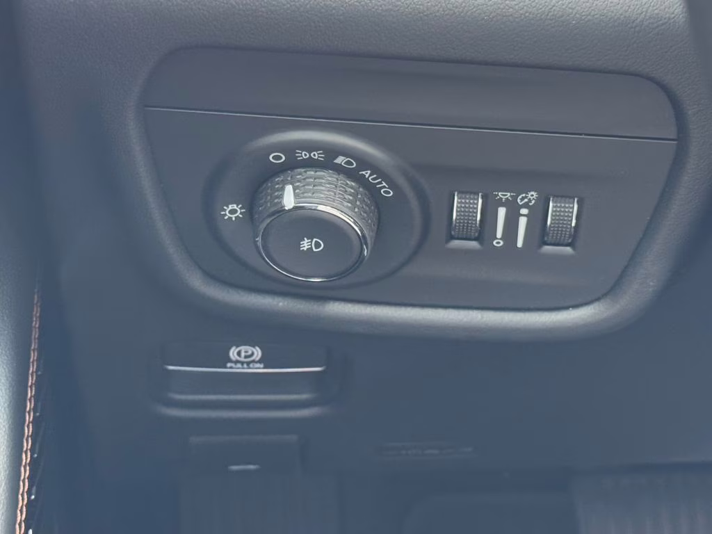 2021 Bright White Clearcoat Jeep Grand Cherokee L Summit 4X4 SUV