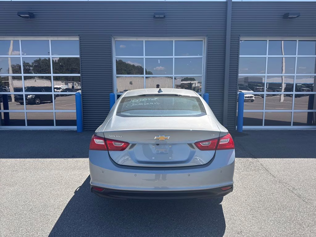 2024 Sterling Gray Metallic Chevrolet Malibu LT FWD Sedan