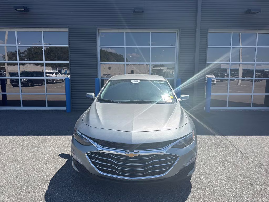 2024 Sterling Gray Metallic Chevrolet Malibu LT FWD Sedan