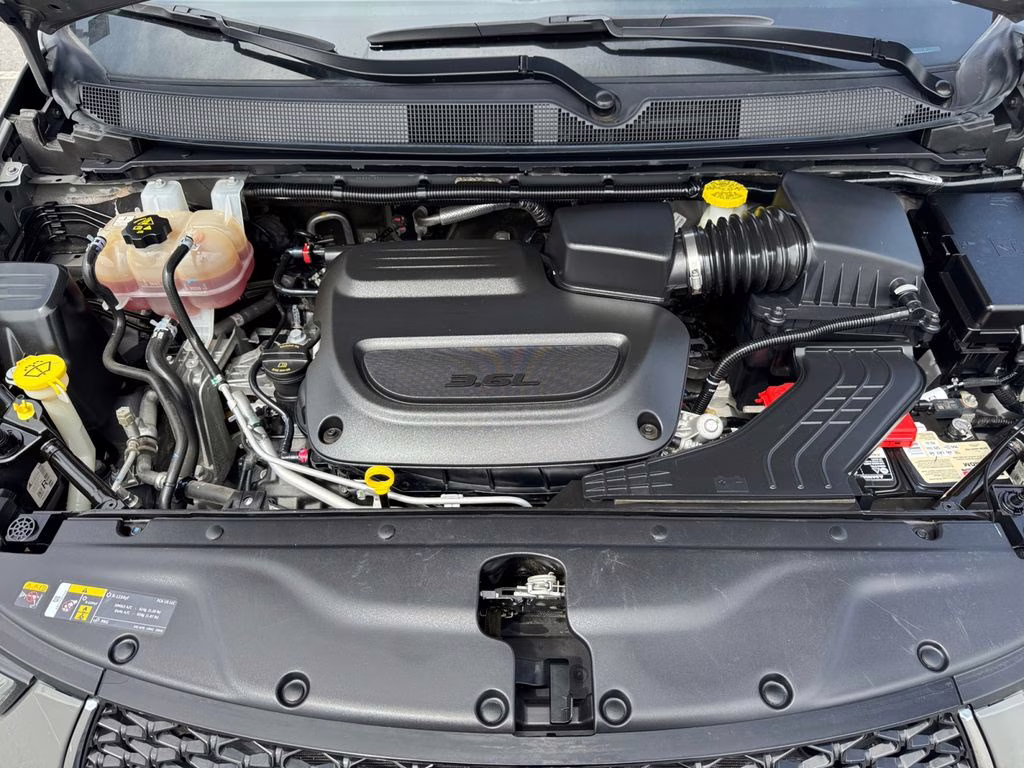 2023 Ceramic Gray Clearcoat Chrysler Pacifica Touring L FWD Van