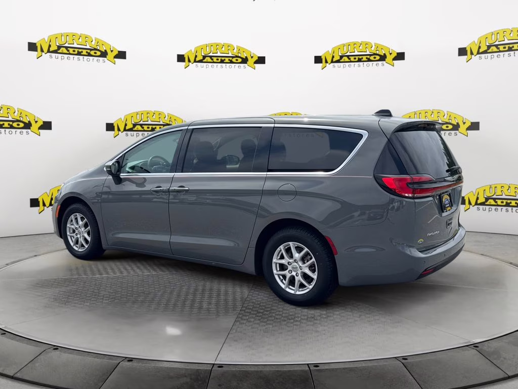 2023 Ceramic Gray Clearcoat Chrysler Pacifica Touring L FWD Van