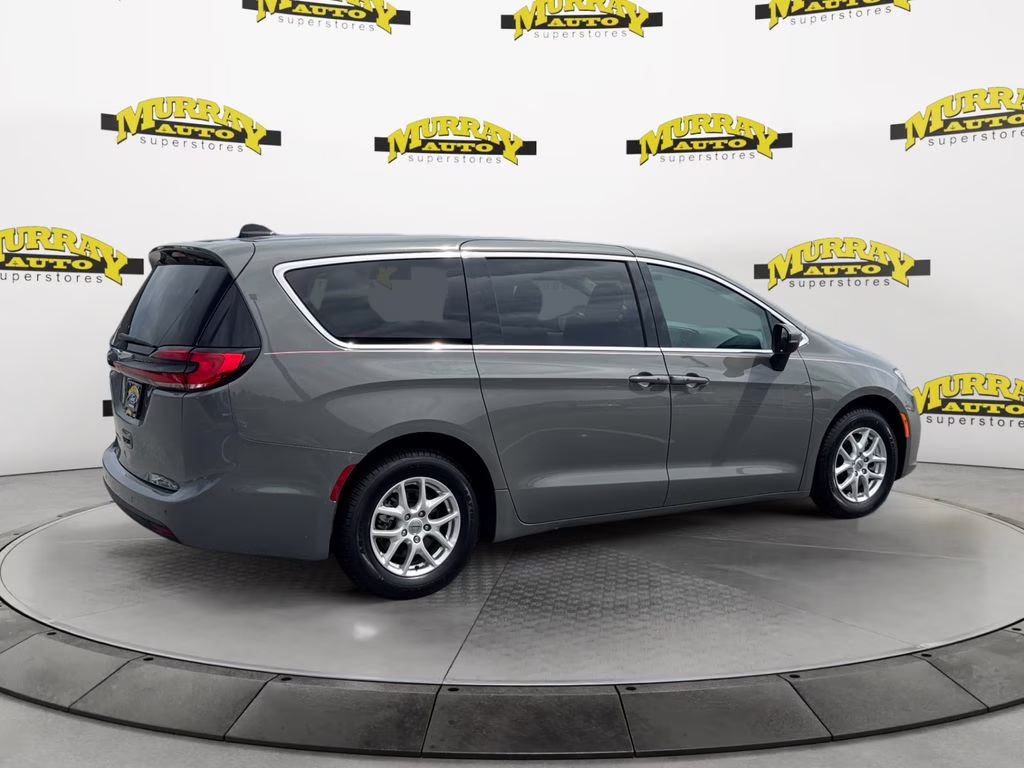 2023 Ceramic Gray Clearcoat Chrysler Pacifica Touring L FWD Van
