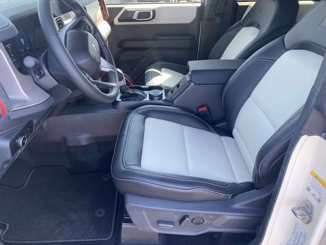 2026 Wimbledon White Ford Bronco Outer Banks 4X4 SUV