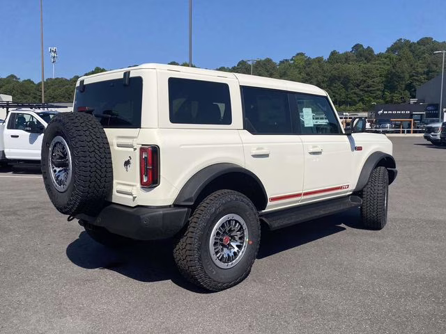 2026 Wimbledon White Ford Bronco Outer Banks 4X4 SUV