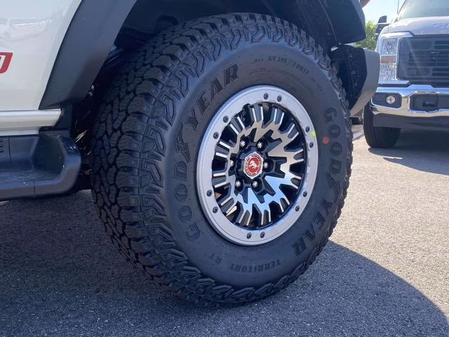 2026 Wimbledon White Ford Bronco Outer Banks 4X4 SUV