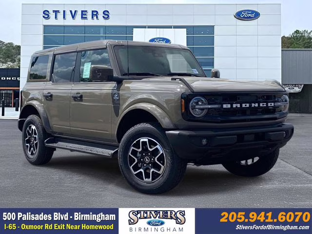 2026 Gray Ford Bronco Outer Banks 4X4 SUV