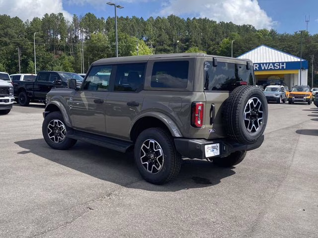 2026 Gray Ford Bronco Outer Banks 4X4 SUV