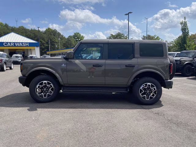 2026 Gray Ford Bronco Outer Banks 4X4 SUV
