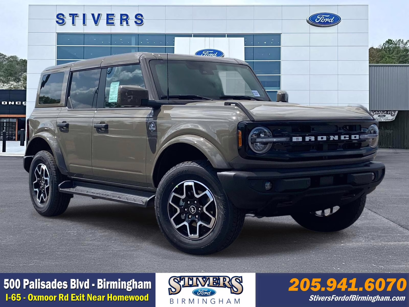 2026 Gray Ford Bronco Outer Banks 4X4 SUV