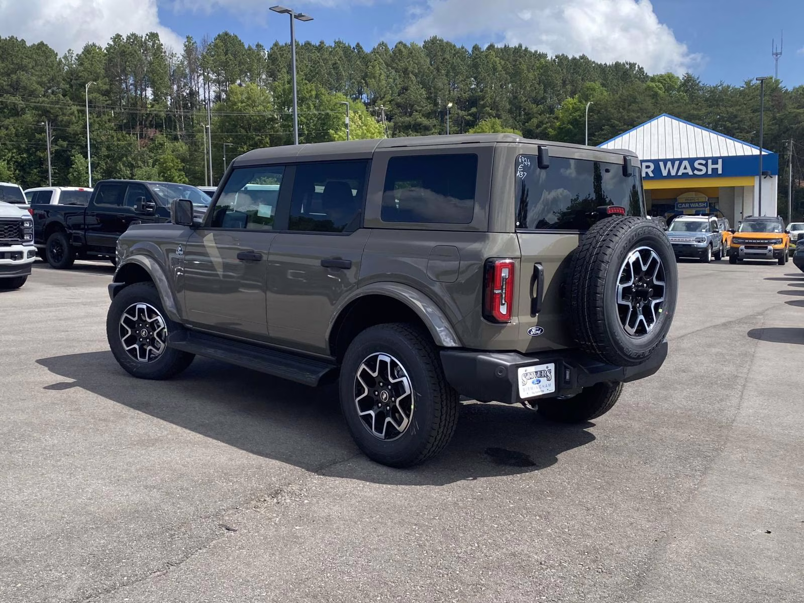 2026 Gray Ford Bronco Outer Banks 4X4 SUV
