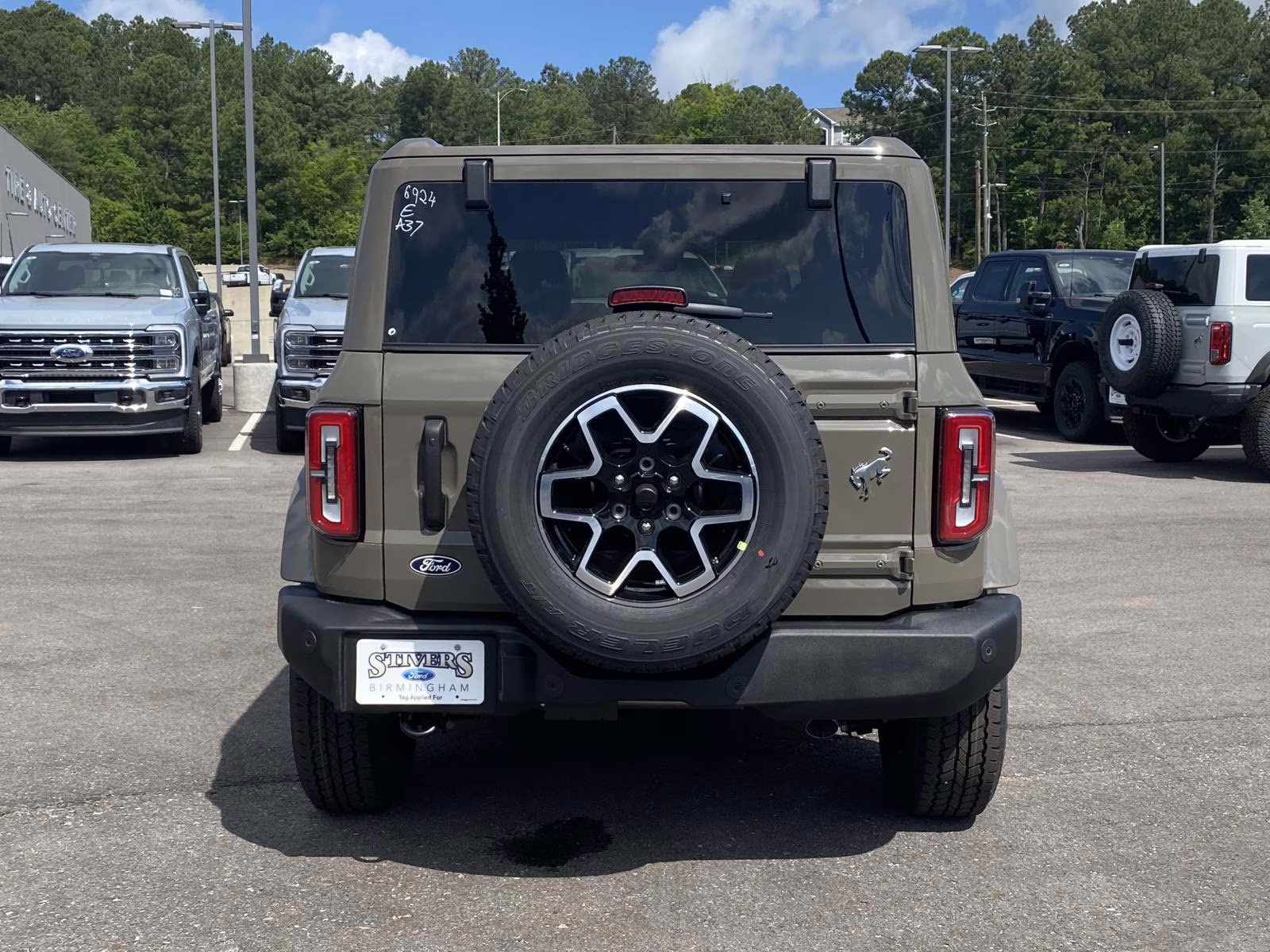 2026 Gray Ford Bronco Outer Banks 4X4 SUV