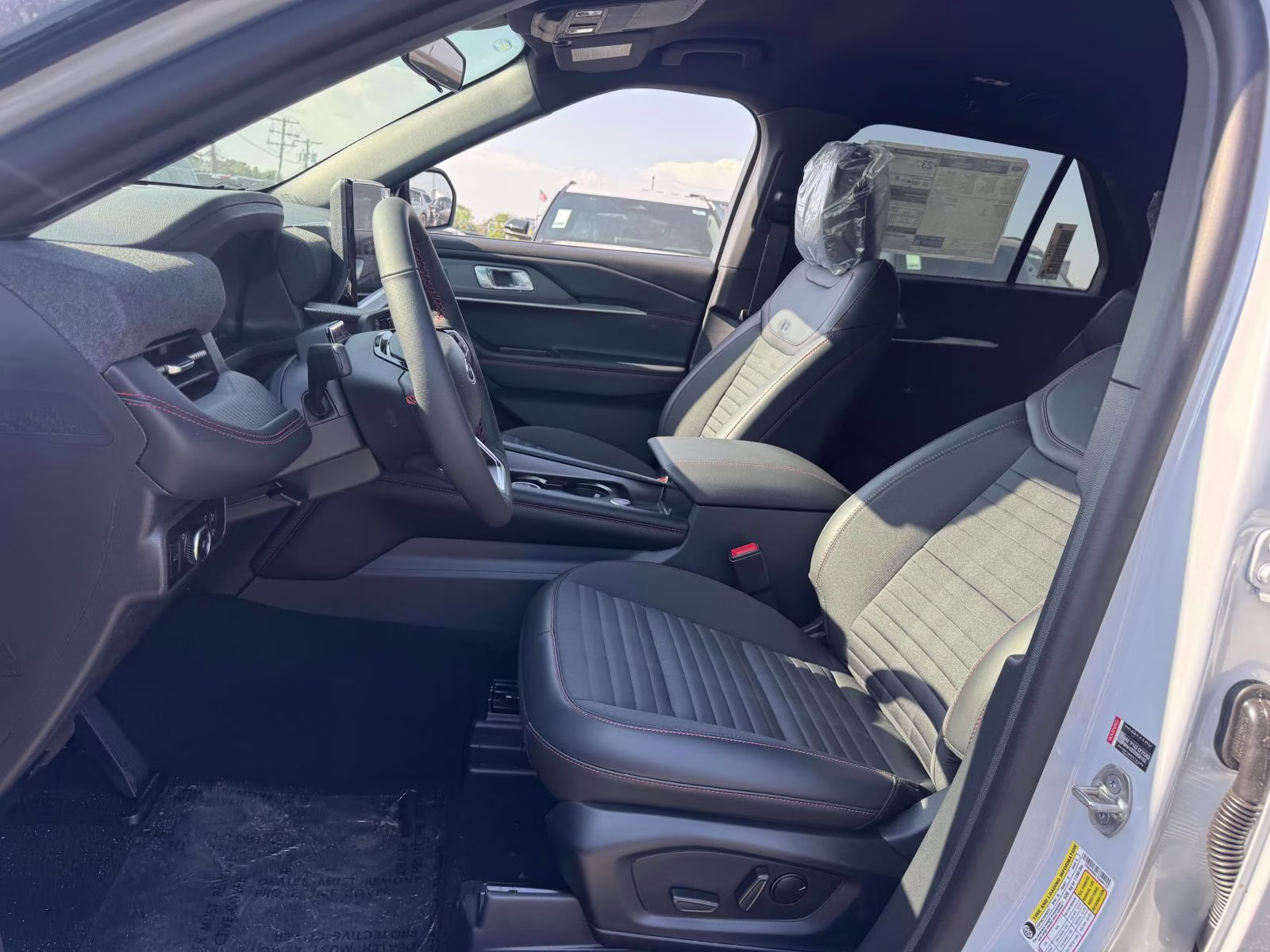 2026 Space White Metallic Ford Explorer ST-Line 4WD 4X4 SUV