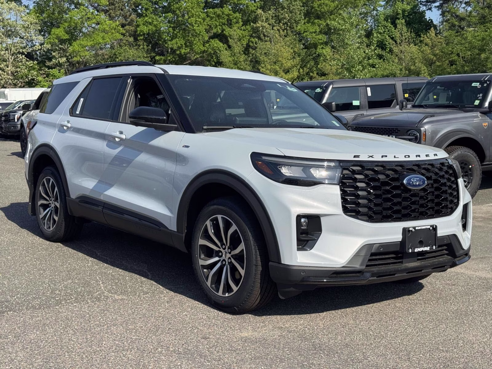 2026 Space White Metallic Ford Explorer ST-Line 4WD 4X4 SUV