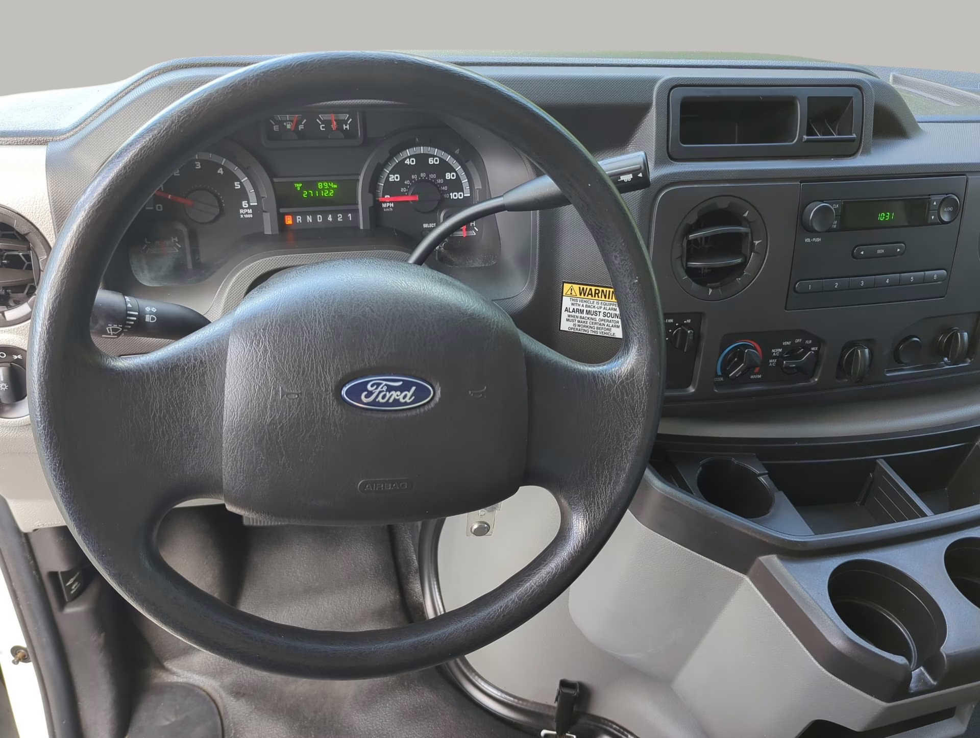 2019 Oxford White Ford E-Series Cutaway RWD Specialty