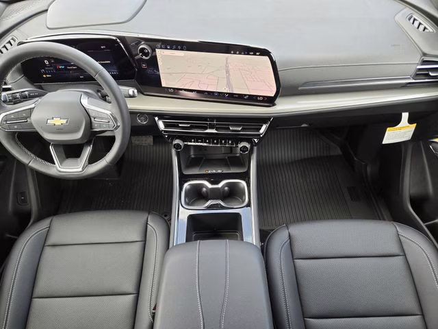 2026 Mosaic Black Metallic Chevrolet Traverse LT FWD SUV