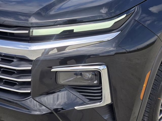 2026 Mosaic Black Metallic Chevrolet Traverse LT FWD SUV